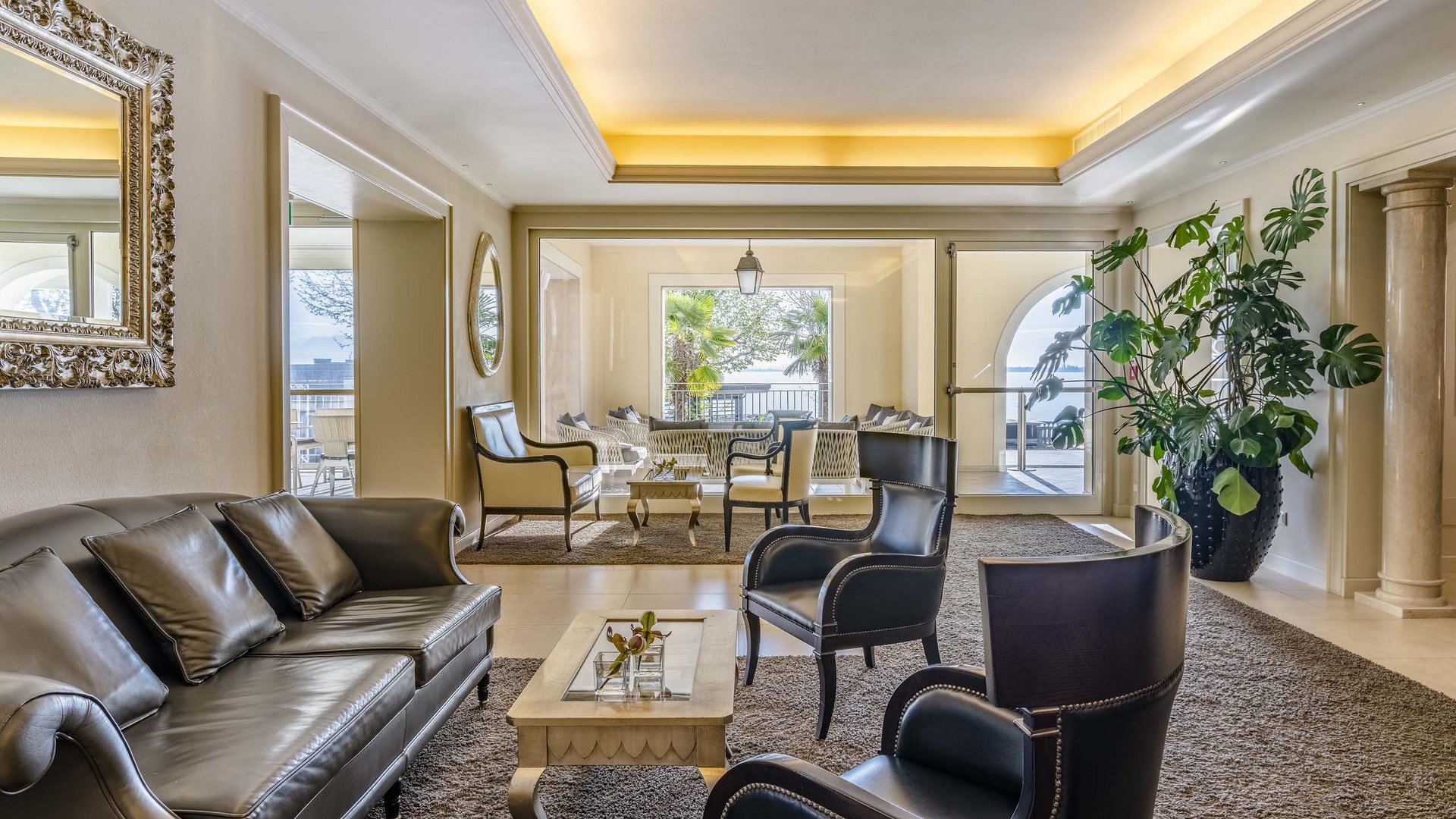 Hotel in Desenzano del Garda: tranquillity with a lake view Hotel in Desenzano del Garda: tranquillity with a lake view